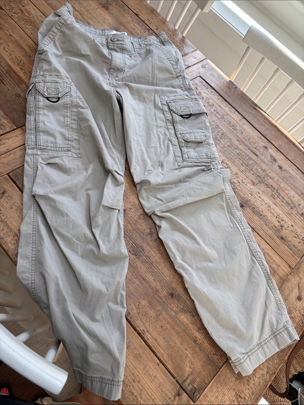 Hollister Men's Light Gray Cargo Pants - Casual Utility Style